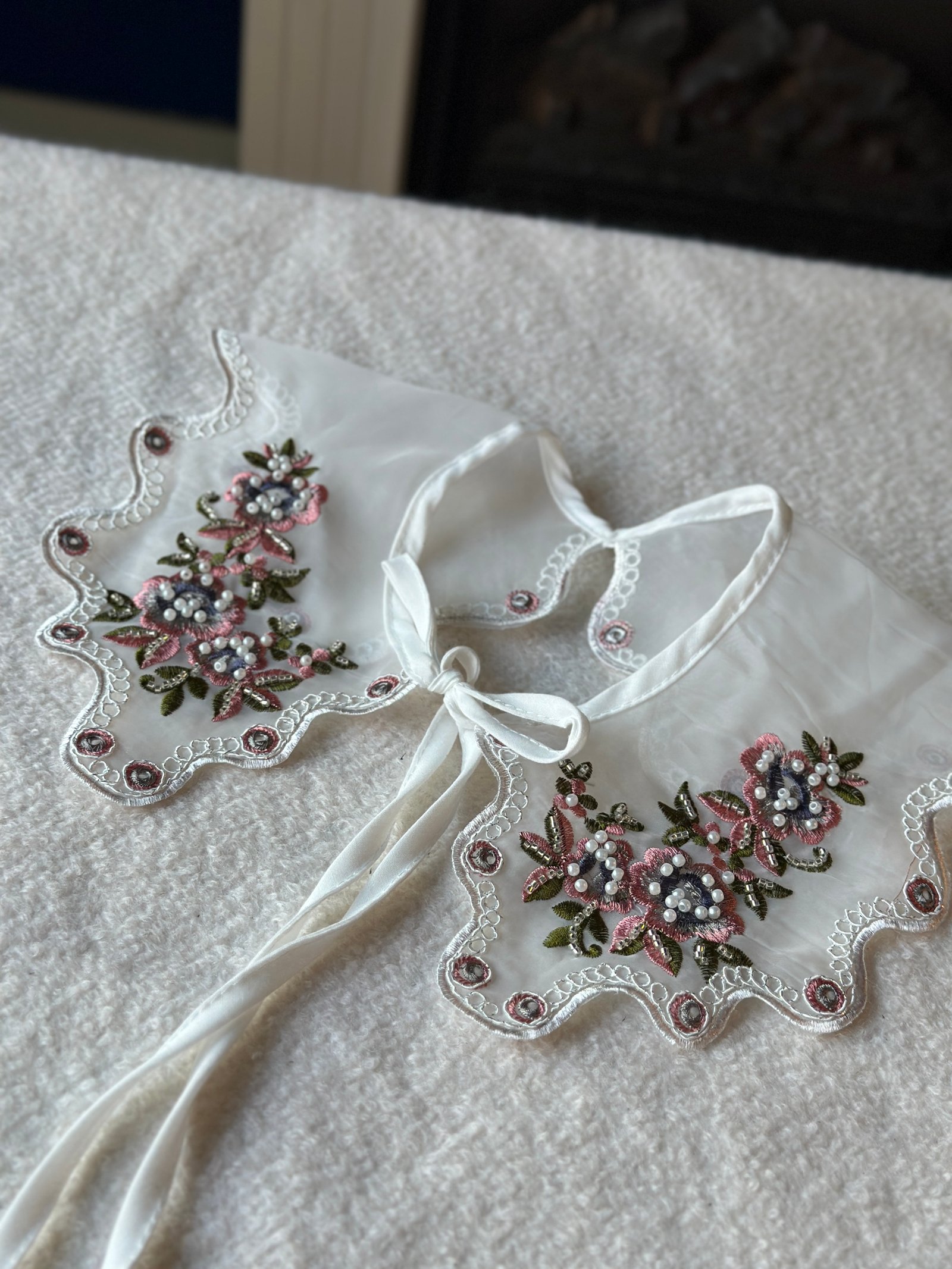 Bağcıklı yakalık